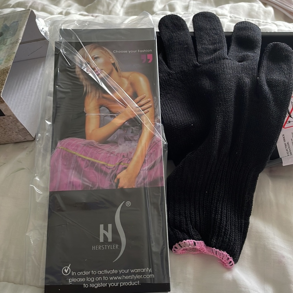 Hair straightener and styler nwt